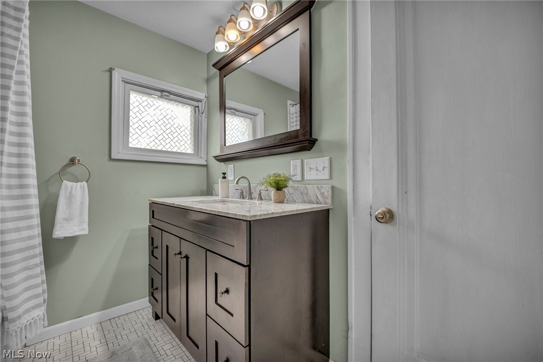 2390 Rinard Road Cleveland Heights OH 44118