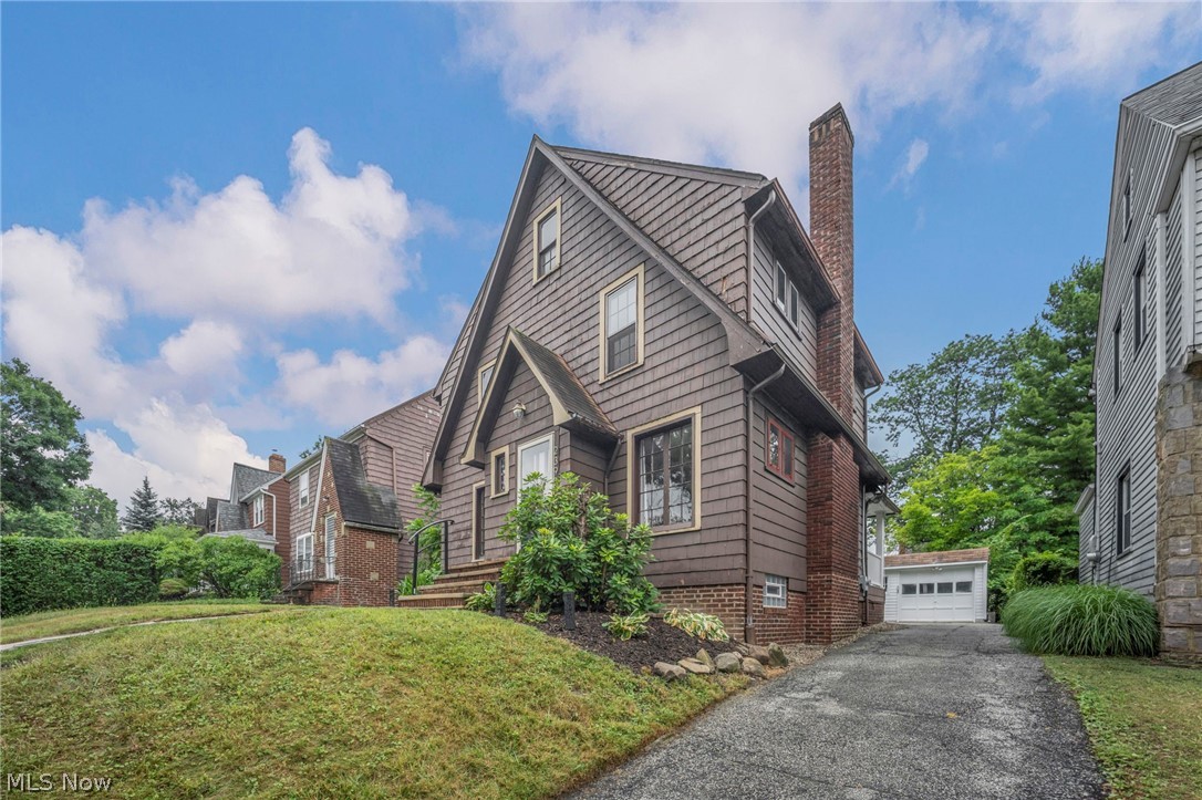 2390 Rinard Road Cleveland Heights OH 44118