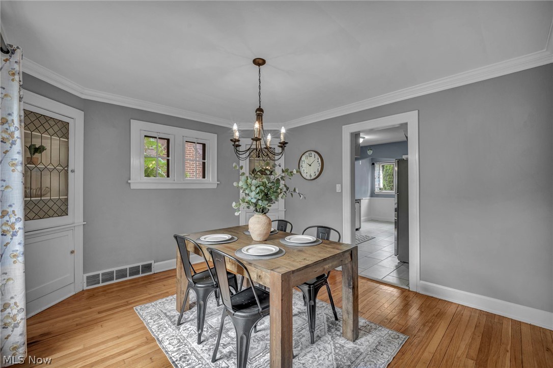 2390 Rinard Road Cleveland Heights OH 44118