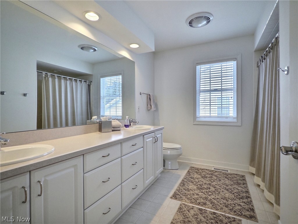 441 W Glengary Circle Highland Heights OH 44143
