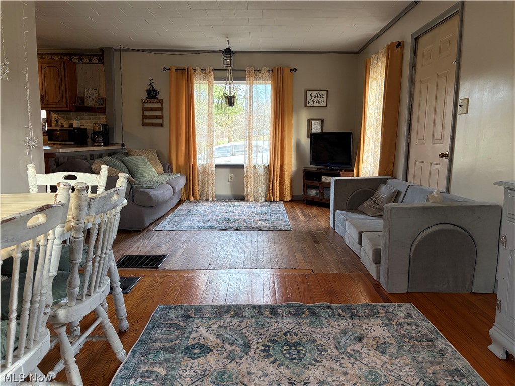 3719 Holmes Road Cambridge OH 43725