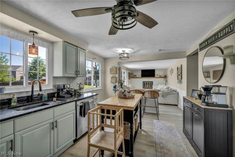 817 Glencairn Lane Brunswick OH 44212