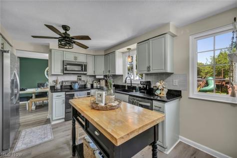 817 Glencairn Lane Brunswick OH 44212