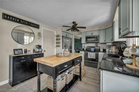 817 Glencairn Lane Brunswick OH 44212