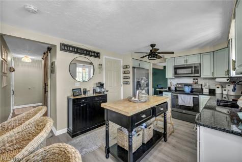 817 Glencairn Lane Brunswick OH 44212
