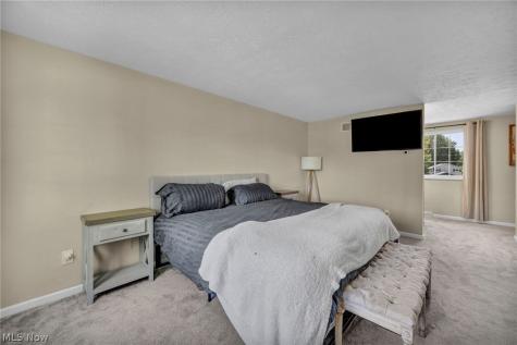 817 Glencairn Lane Brunswick OH 44212