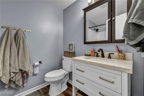 817 Glencairn Lane Brunswick OH 44212