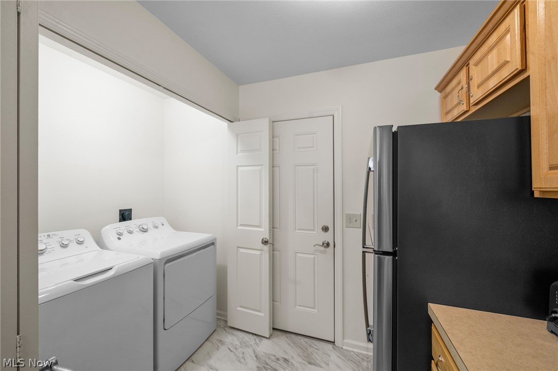 140 Woodbury Glen Street Hartville OH 44632