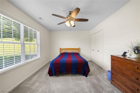 140 Woodbury Glen Street Hartville OH 44632
