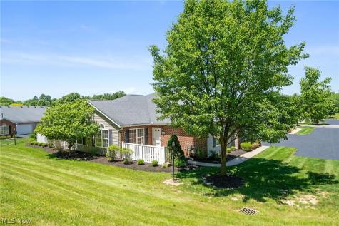 140 Woodbury Glen Street Hartville OH 44632