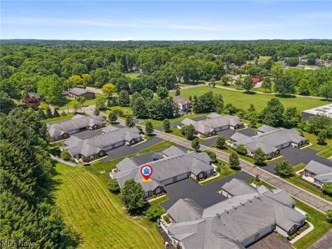 140 Woodbury Glen Street Hartville OH 44632