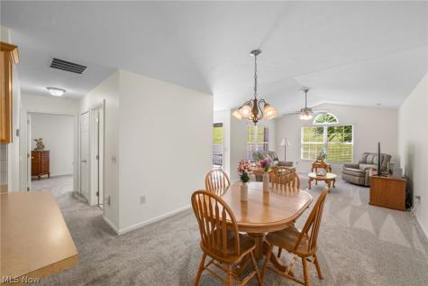 140 Woodbury Glen Street Hartville OH 44632