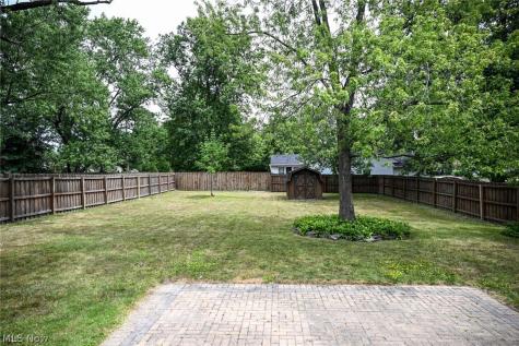1313 Richmond Road Lyndhurst OH 44124