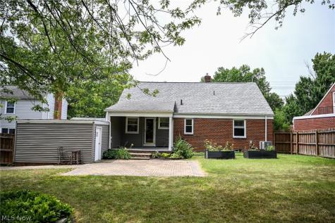 1313 Richmond Road Lyndhurst OH 44124