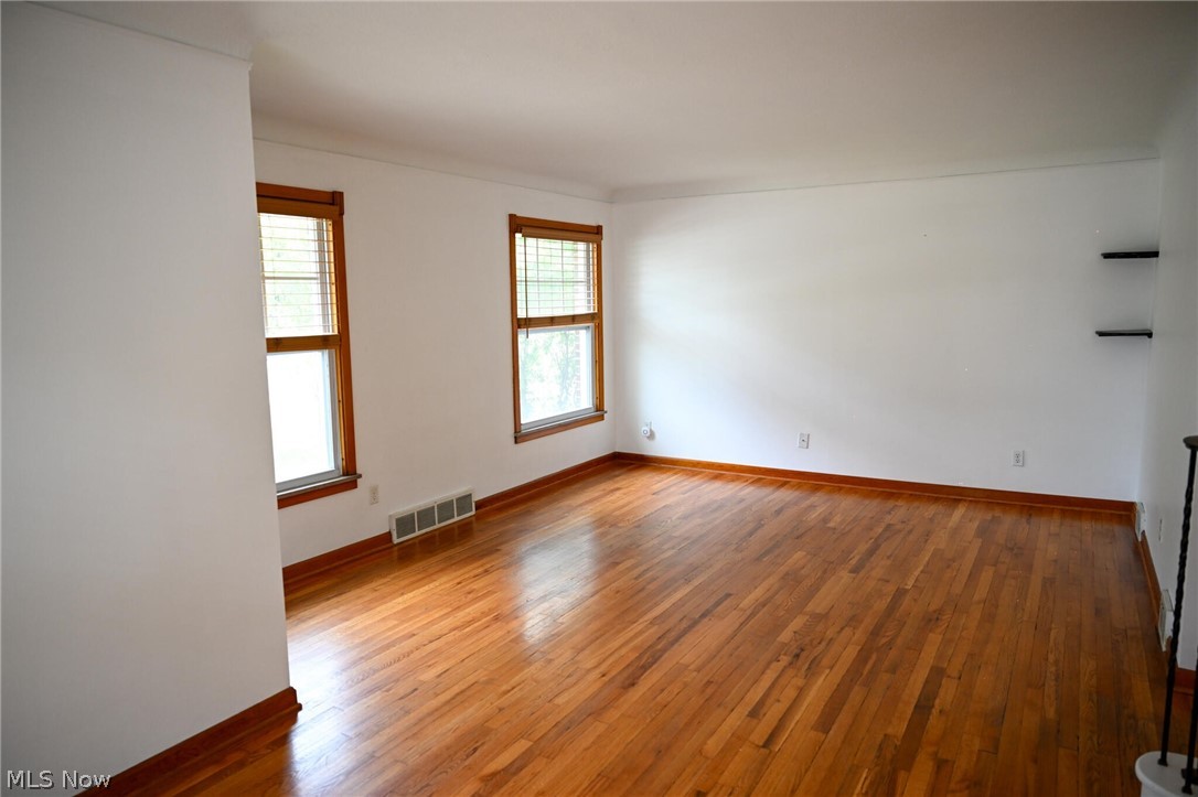 1313 Richmond Road Lyndhurst OH 44124