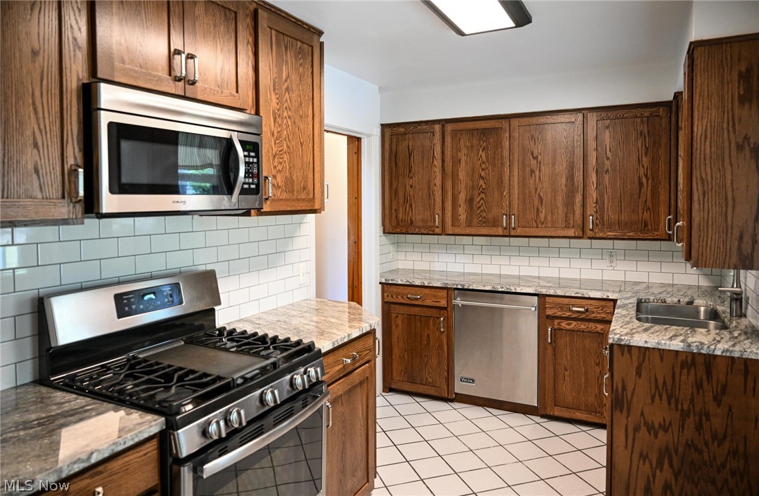 1313 Richmond Road Lyndhurst OH 44124