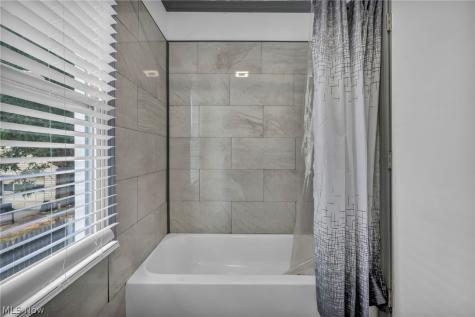 364 Rexford Street Akron OH 44314