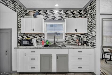 364 Rexford Street Akron OH 44314