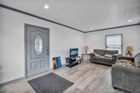 364 Rexford Street Akron OH 44314