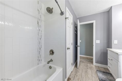 110 Wilshire Court Elyria OH 44035