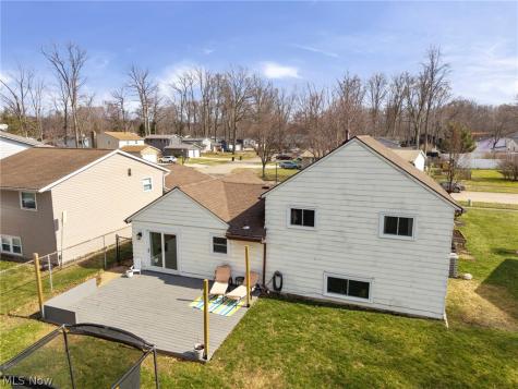 110 Wilshire Court Elyria OH 44035