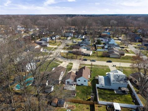 110 Wilshire Court Elyria OH 44035