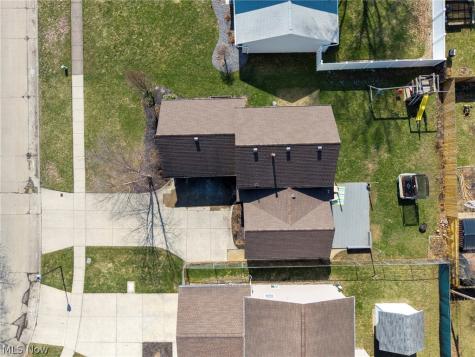 110 Wilshire Court Elyria OH 44035