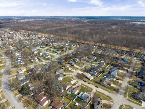 110 Wilshire Court Elyria OH 44035