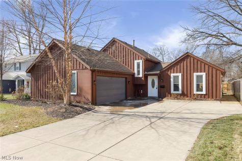 110 Wilshire Court Elyria OH 44035