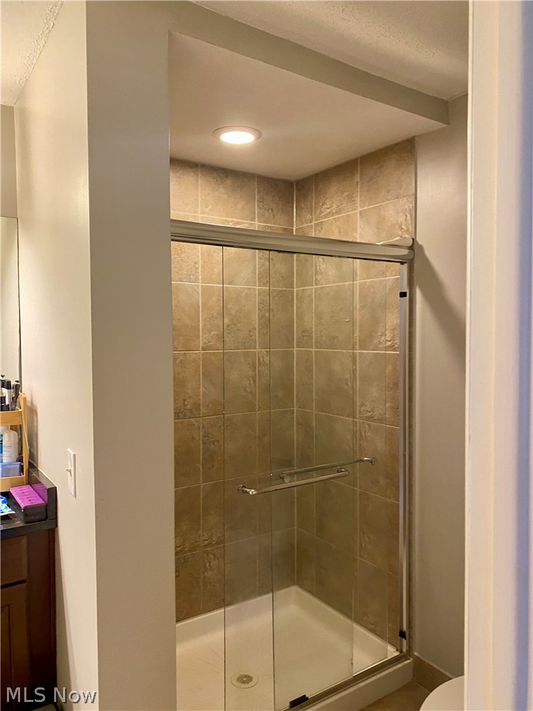 17079 Cats Den Road Chagrin Falls OH 44023
