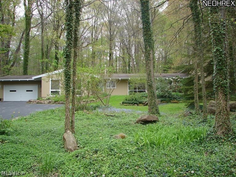 17079 Cats Den Road Chagrin Falls OH 44023