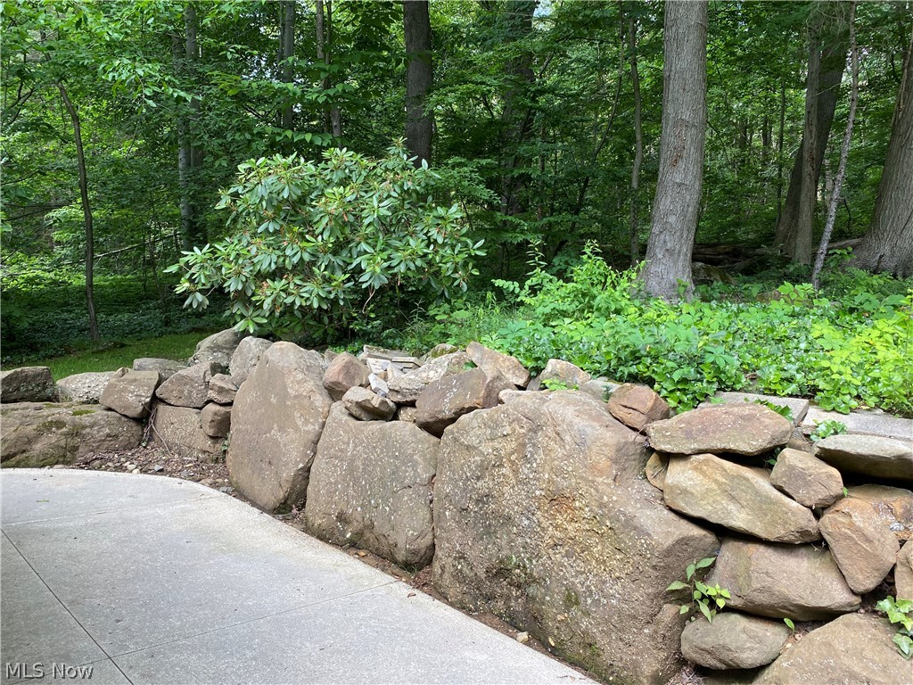 17079 Cats Den Road Chagrin Falls OH 44023