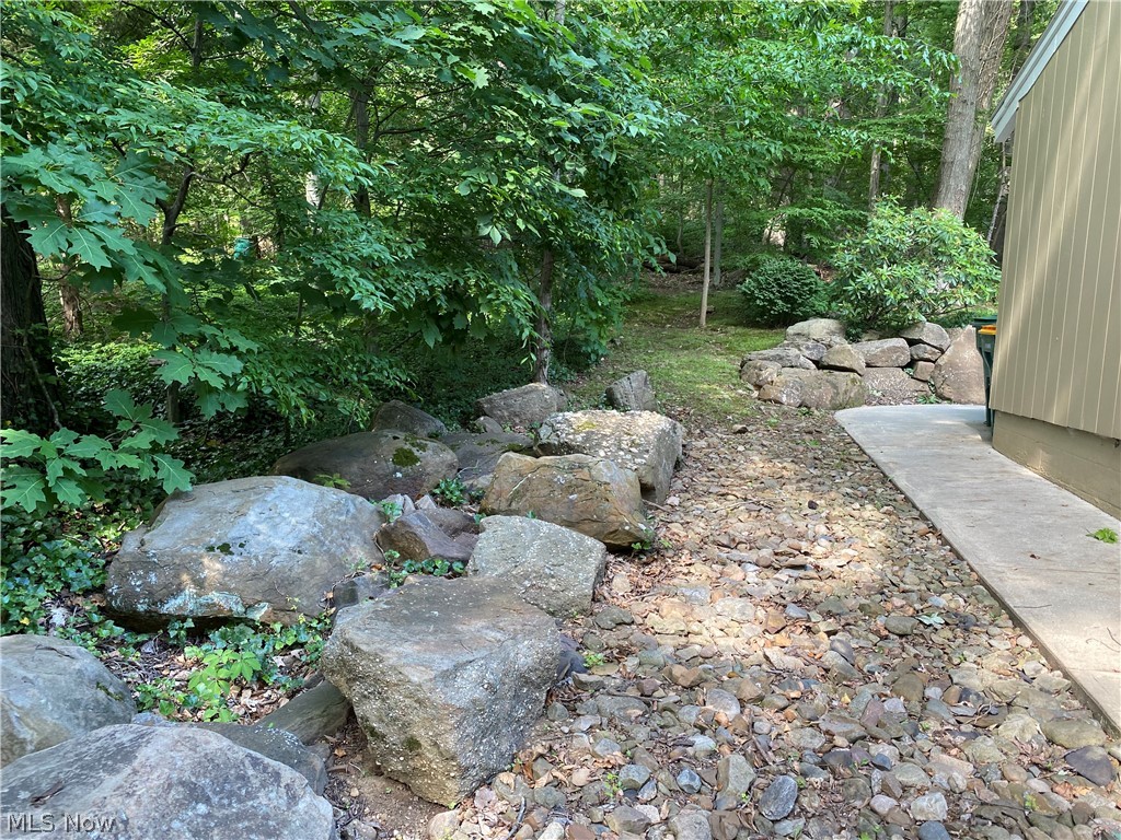 17079 Cats Den Road Chagrin Falls OH 44023