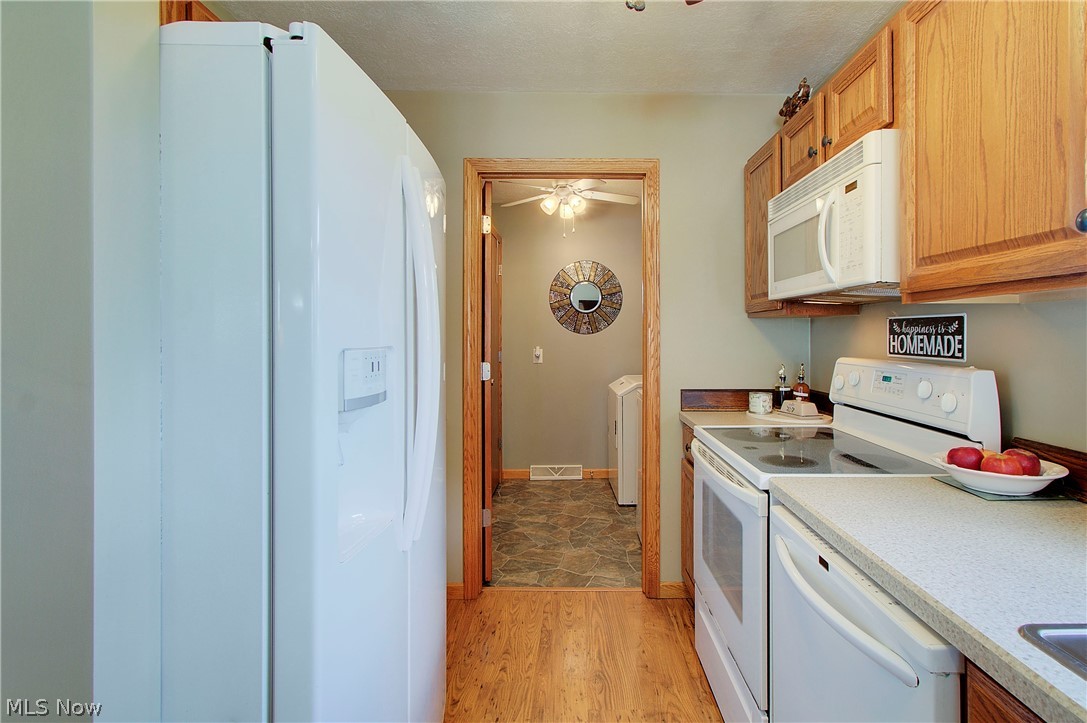 14157 Lisbon Street NE Paris OH 44669