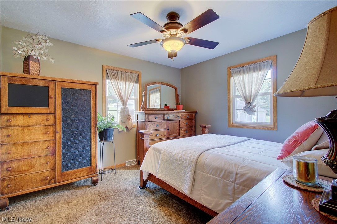14157 Lisbon Street NE Paris OH 44669