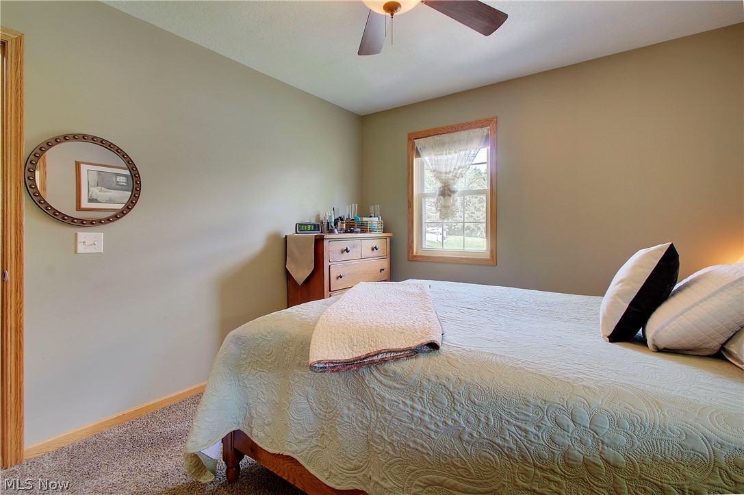 14157 Lisbon Street NE Paris OH 44669