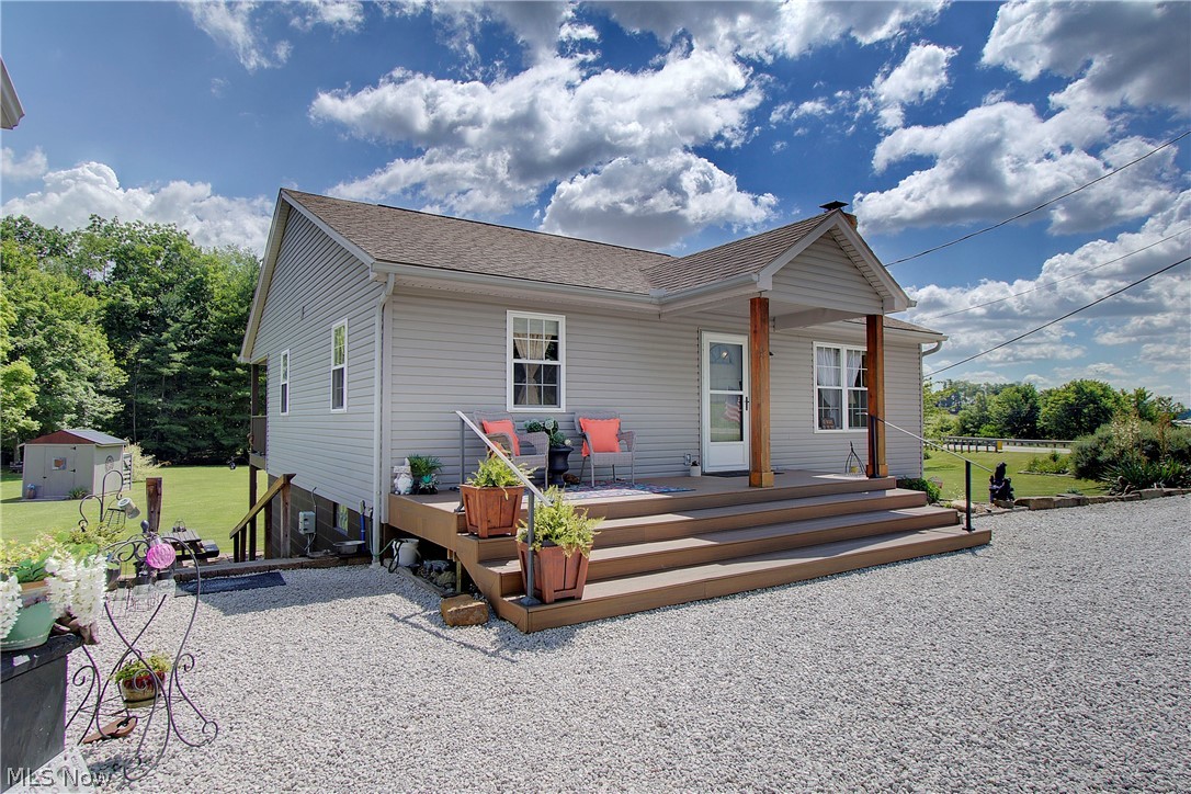 14157 Lisbon Street NE Paris OH 44669