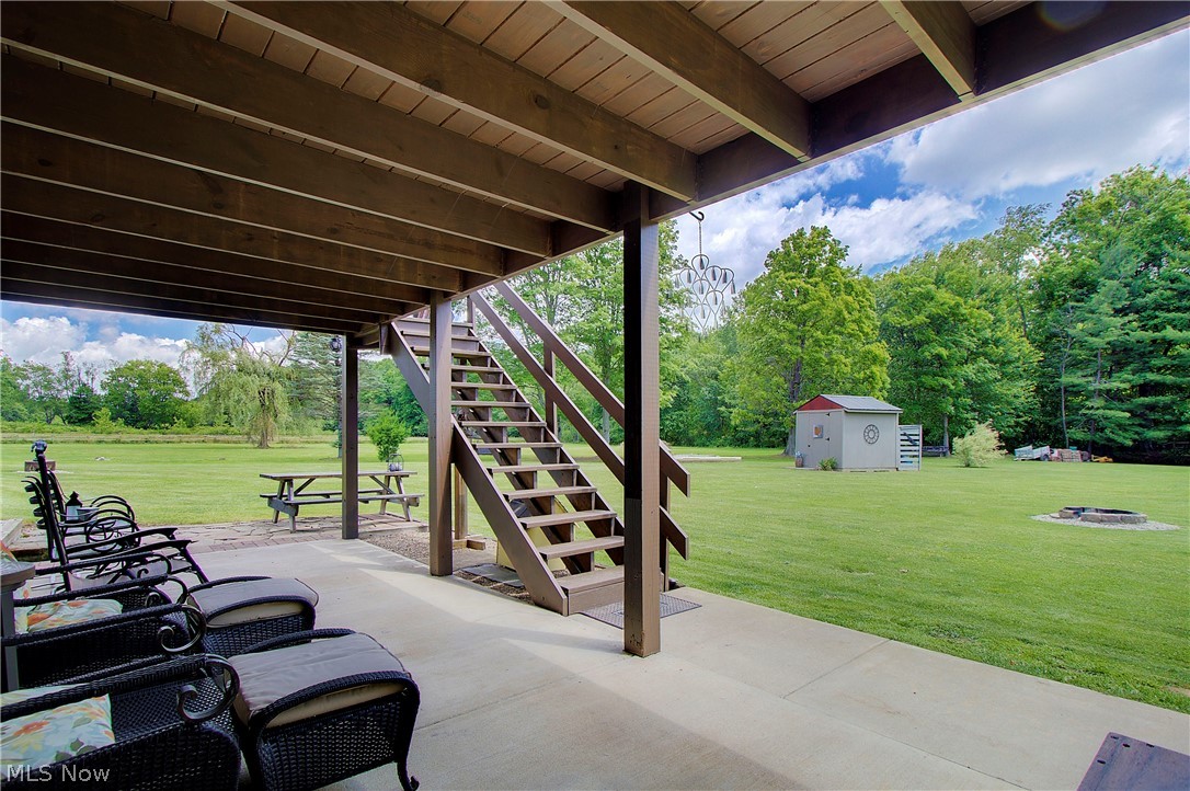 14157 Lisbon Street NE Paris OH 44669