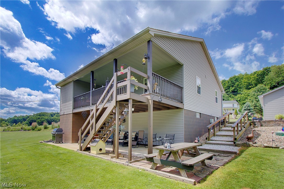 14157 Lisbon Street NE Paris OH 44669