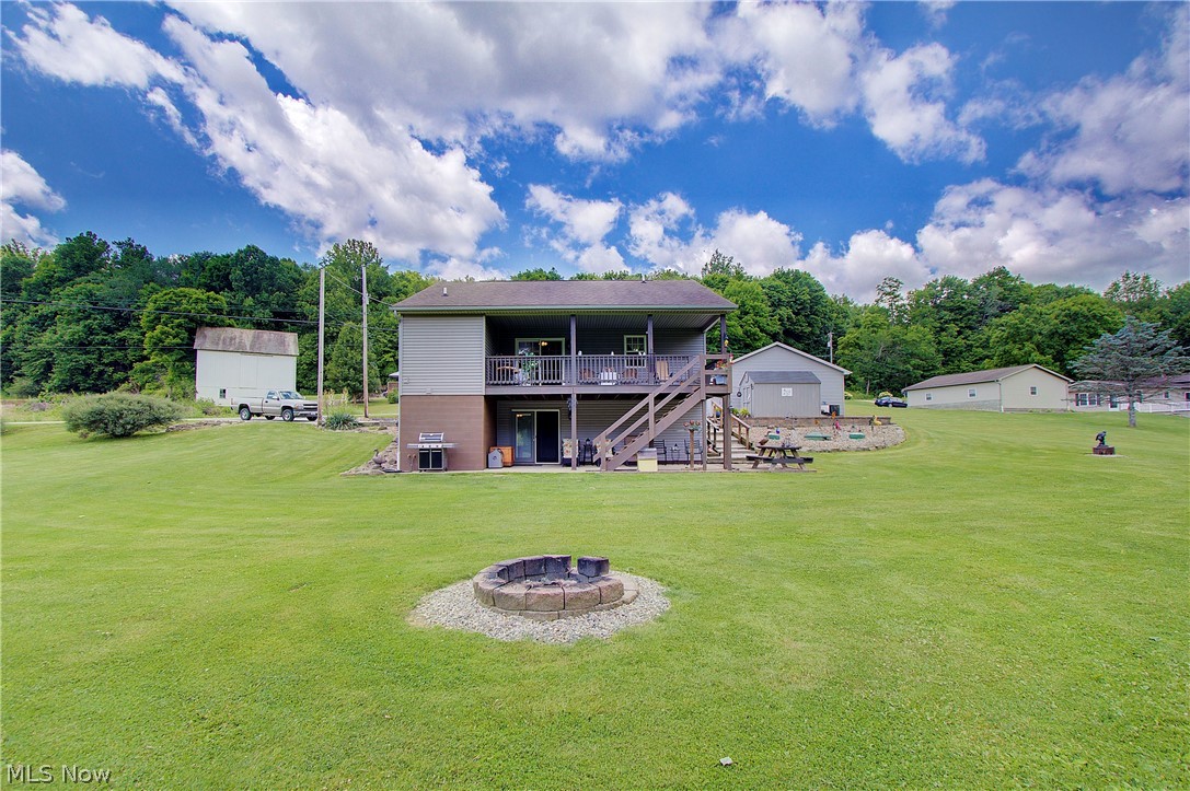 14157 Lisbon Street NE Paris OH 44669