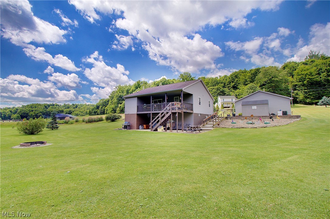 14157 Lisbon Street NE Paris OH 44669