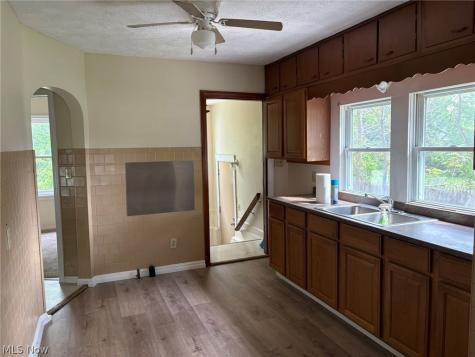 4031 Elyria Avenue Lorain OH 44055