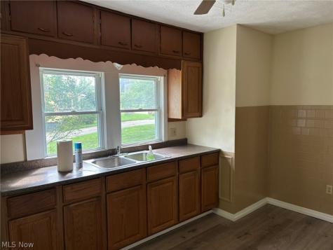 4031 Elyria Avenue Lorain OH 44055