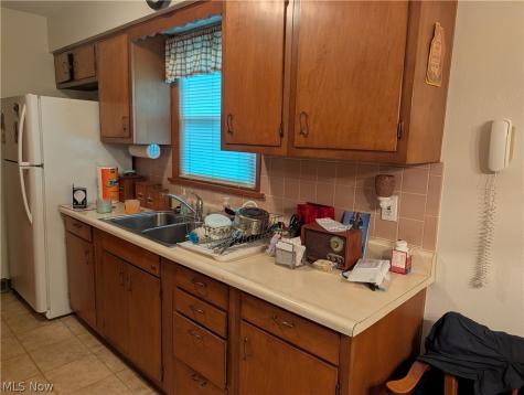 1124 W 37th Street Lorain OH 44052
