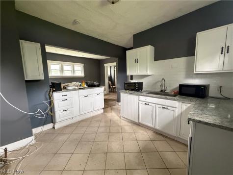 1105 Lakeview Road Cleveland OH 44108
