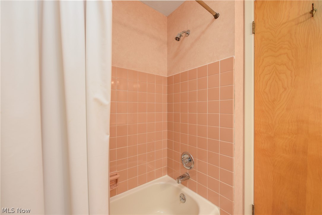9470 Whitewood Road Brecksville OH 44141