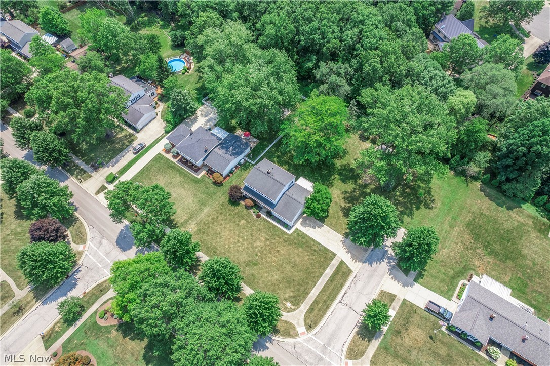 9470 Whitewood Road Brecksville OH 44141