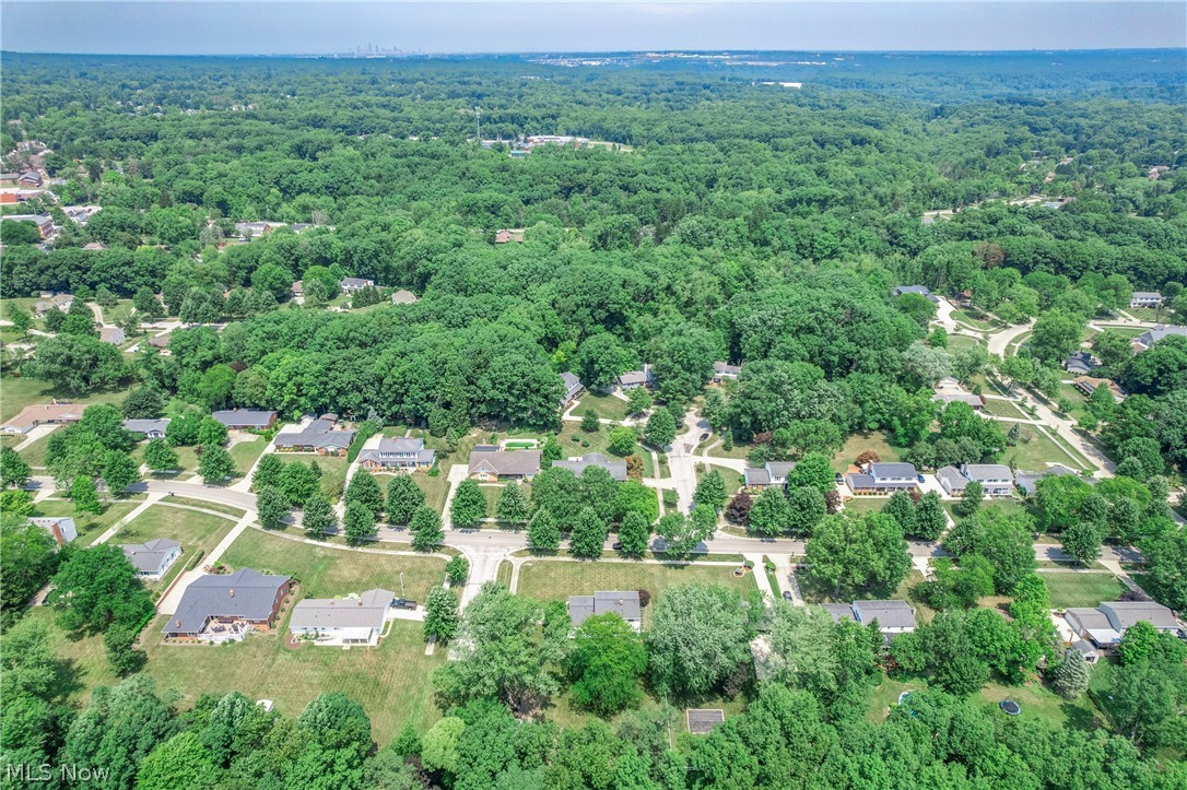 9470 Whitewood Road Brecksville OH 44141