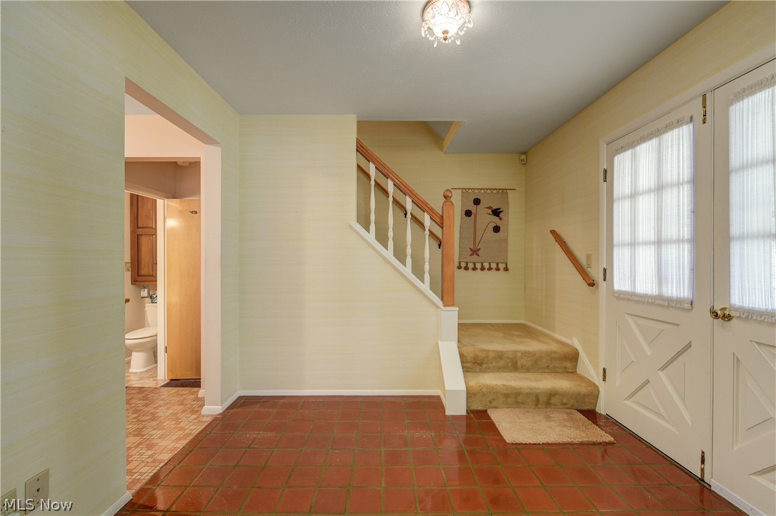 9470 Whitewood Road Brecksville OH 44141