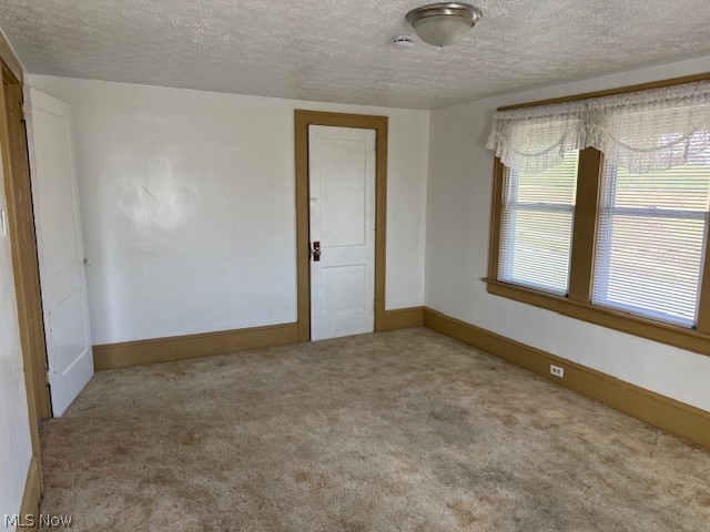 692 W Thornton Street Akron OH 44307